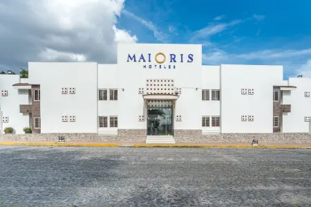 Hotel Maioris Guadalajara Отели рядом с достопримечательностью «Casa Arrecife»