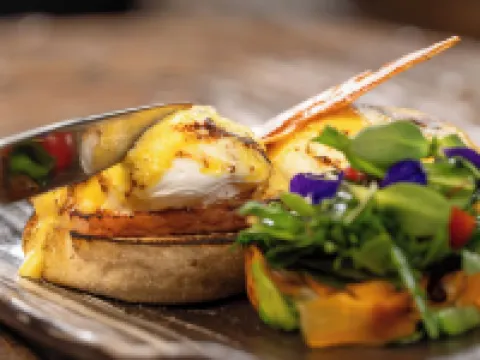 アズリク トゥルムのホテル