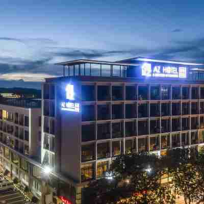 AZ Hotel & Serviced Apartments Hotel Exterior