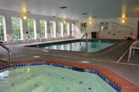 FairBridge Inn & Suites DuPont - parking