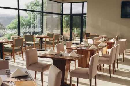 Wyndham Quito Airport Отели в г. Чека