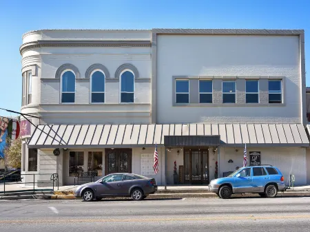 The Dilworth Inn Отели в г. Гонзалес