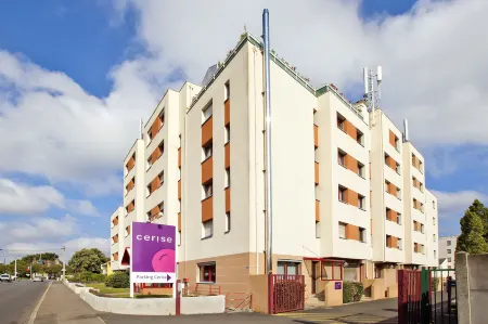 Cerise Nantes la Beaujoire Отели рядом с достопримечательностью «Le port aux cerises»