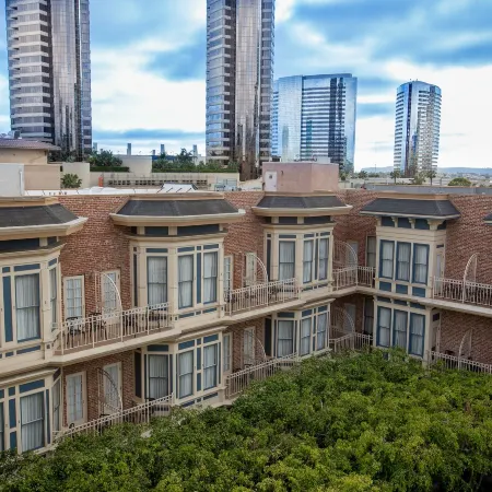 Horton Grand Hotel Отели рядом с достопримечательностью «Стадион «Петко-Парк»»