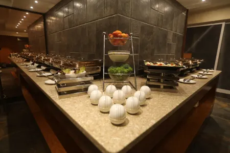 Hotel Cliffton Отели рядом с достопримечательностью «Madh Island»