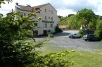 Logis Hôtel Restaurant les Cévennes - สัตว์เลี้ยง