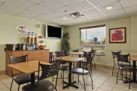 Super 8 by Wyndham Barrie South - 朝食