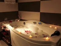 One to One Hotel & Apartments - piscina
