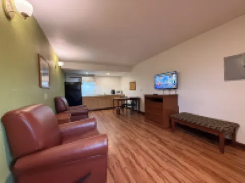 Relax Inn & Suites