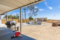 Carmella by AvantStay Modern JTree Home w Large Outdoor Area