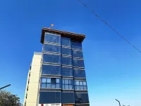 The Grand Sarovar Inn and Suites