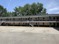 Paradise Suites - Newport News & Jefferson Ave Hotels in Smithfield