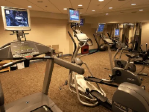 โรงแรมแอมบาสซาเดอร์ มิลวอกี - เทรดมาร์คคอลเลกชัน บาย วินด์แฮม โรงแรมในมิลวอกี