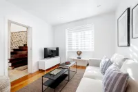 Navegantes Townhouse by Olala Homes