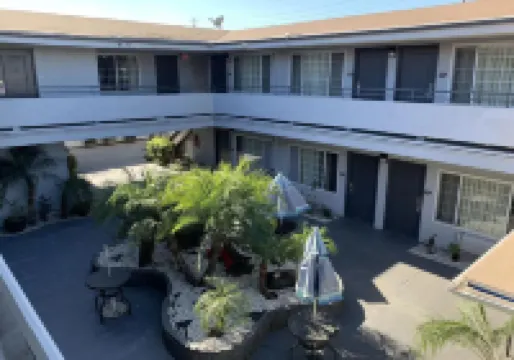 Skyways Hotel Hotels near LAX Area