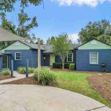 Private lakefront retreat Hotel Exterior