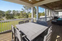 449 Tarpon Blvd Hotels in Beaufort County