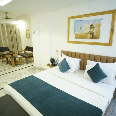 Hotel Udai Niwas by the Lake โรงแรมใกล้หอศิลป์คริสตัล