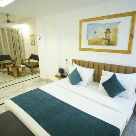 Hotel Udai Niwas by the Lake