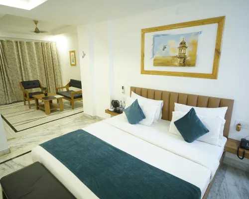 Hotel Udai Niwas by the Lake Hotels near Udaipur Train Station