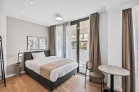 Limehome Piraeus Olive