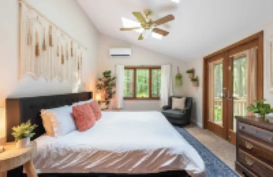 Lakeshore Oasis by Avantstay Private Beach, Views, Hot Tub, Volleyball -> 애반트스테이의 호수가 있는 오아시스, 개인 해변, 전망, 핫 터브, 배구