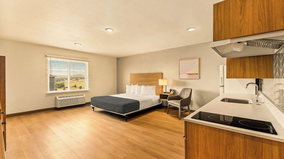LivAway Suites Seattle-Renton