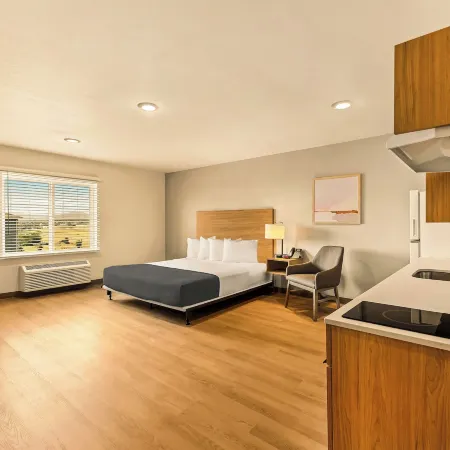 LivAway Suites Seattle-Renton