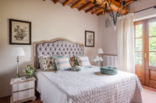 Valle del Sole Winery Farmhouse with Private Pool