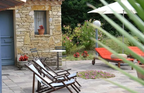 拉德萬尼爾旅館