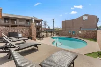 Sandpoint Hotel & Suites Downtown - piscina