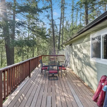 Family friendly house in Many Lakes with Hot Tub