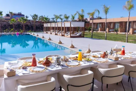 Villa Almaz Marrakech – Palais Exclusif avec Piscine, Spa et Sauna Отели в г. Тамелют