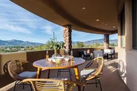 Sunbeam by AvantStay Elegant Private Desert Home w Infinity Pool Spa View