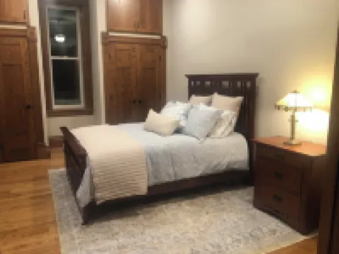 Spacious 2-bedroom loft above the International Owl Center in Houston, MN