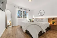 Majestic 5BR Villa with Guesthouse, Pool & Spa