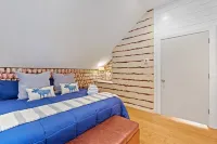 Vast Riverfront Resort - White Mountains Getaway