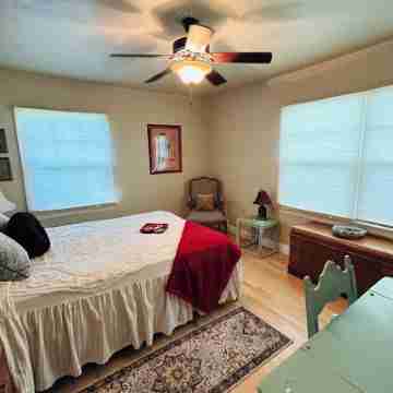 BIG ONE OF A KIND EUROPEAN SPANISH MEXICAN HACIENDA HOUSE W/ POOL ARTSY VINTAGE Rooms