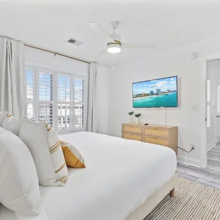 Luxury 4Br Beach Escape, Heated Private Pool, Spa, Outdoor Bar & Game Room!
