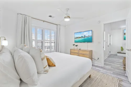 Luxury 4Br Beach Escape, Heated Private Pool, Spa, Outdoor Bar & Game Room!