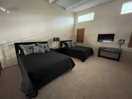 Top Floor Condo By the Water Отели рядом с достопримечательностью «Zoom Flume»