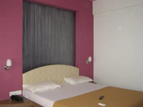 Hotel Sanai Residency Hotel di Wai