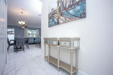 Wonderful 5 Bedroom w/ Pool Close to Disney 4801 Отели рядом с достопримечательностью «Олд Таун»