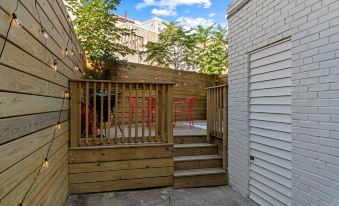 Passyunk Square Spacious 1 Br Oasis- Huge Deck
