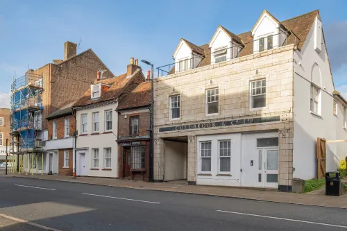 Eastons 2 Bedroom Apartment with Sofa Bed