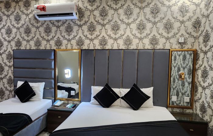 Red Fort Hotel Gulberg