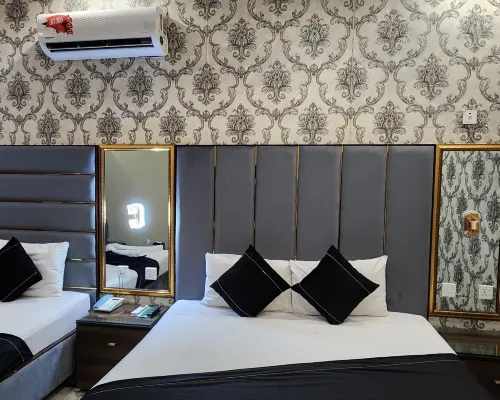 Red Fort Hotel Gulberg Hotels near Packages Mall