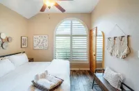 Spacious 5 bedroom home in Schertz, Texas! 20 min from downtown San Antonio!