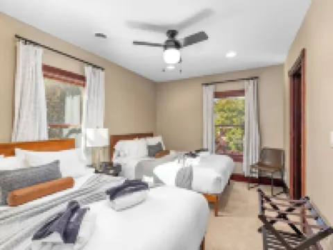 Douglas Retreat - Two bedroom condo with High-Speed WIFI, AC, Washer/Dryer. Hotels in Douglas