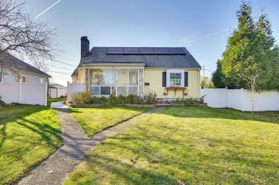 1 Mi to Downtown Salem: Studio w/ Fire Pit Access Hotels in Swampscott